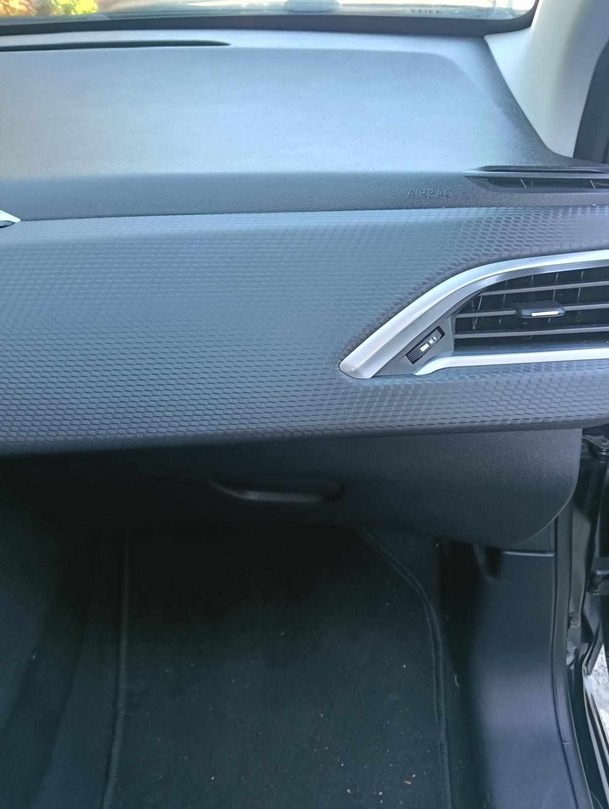 peugeot-208-1-2-vti-2016-gasolina-1199cc