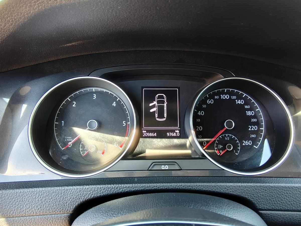 volkswagen-golf-1-6-tdi-bluemotion-2017-diesel-1598cc