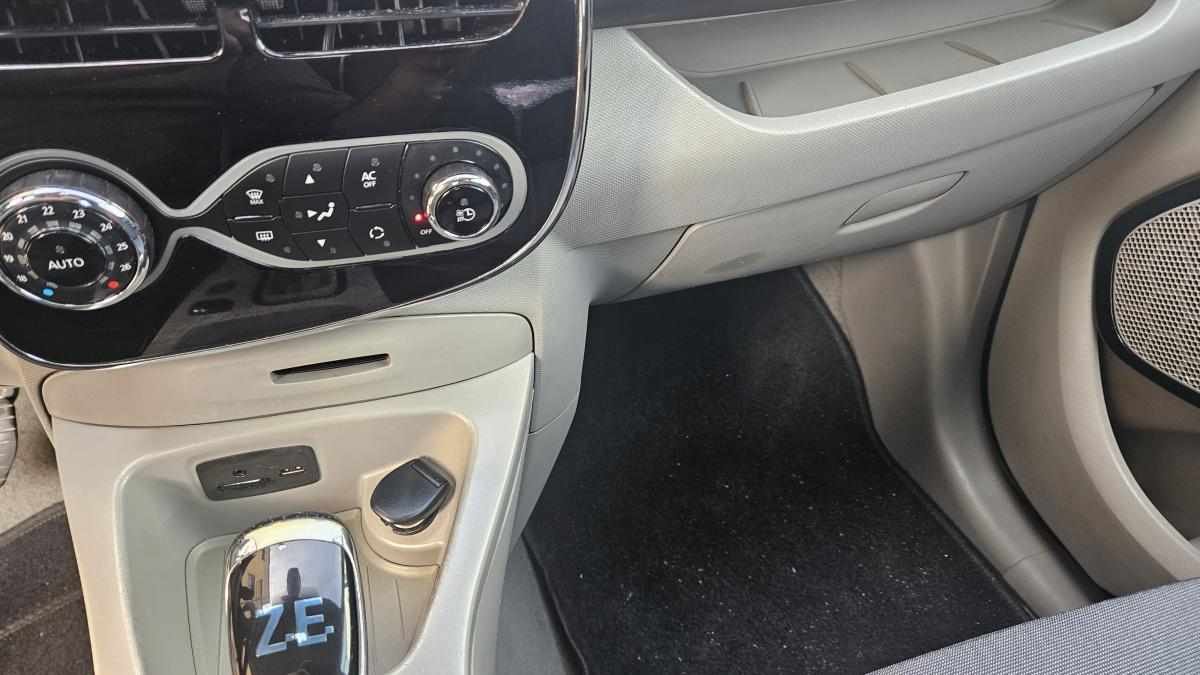 renault-zoe-r240-22-kwh-2014-eletrico