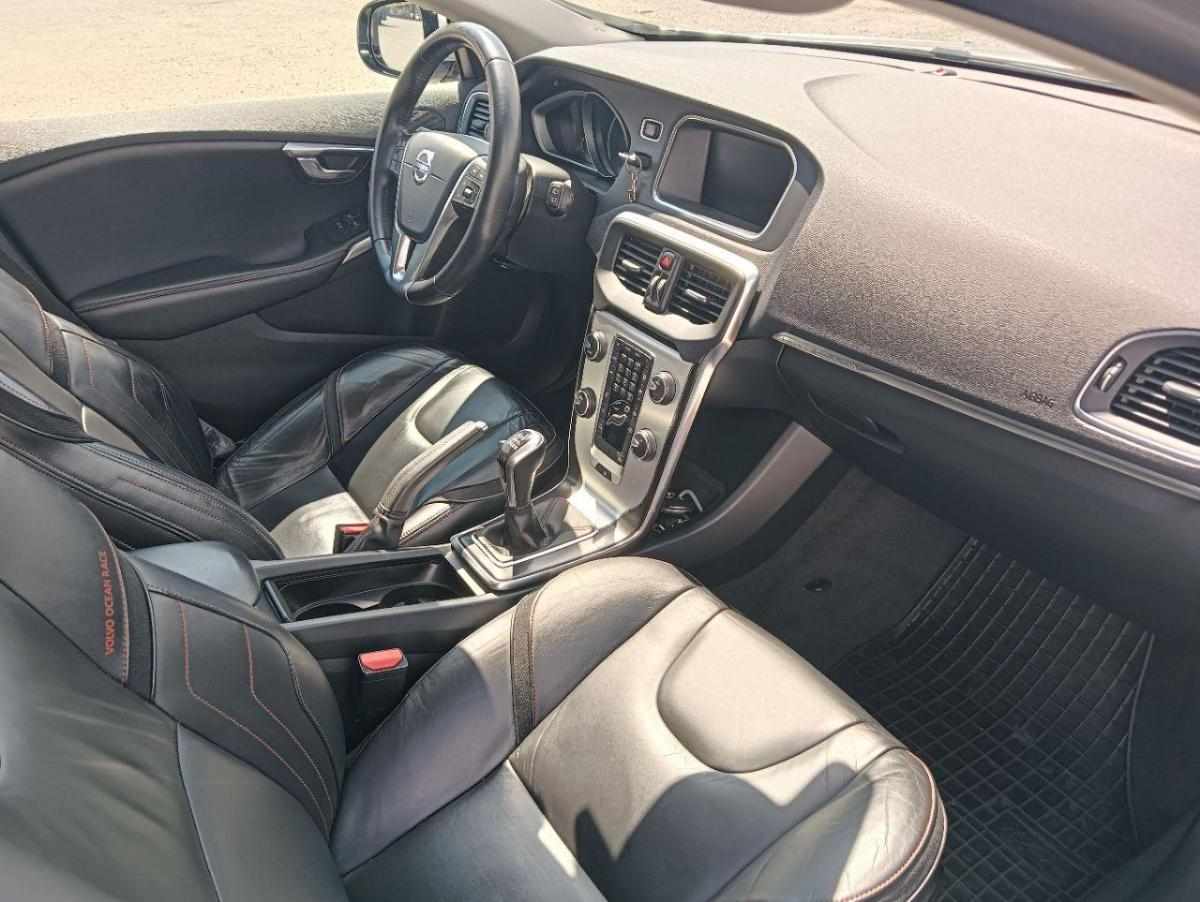 volvo-v40-d2-2016-diesel-1969cc