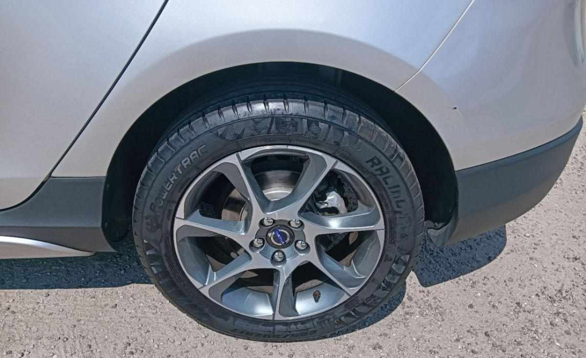 volvo-v40-d2-2016-diesel-1969cc