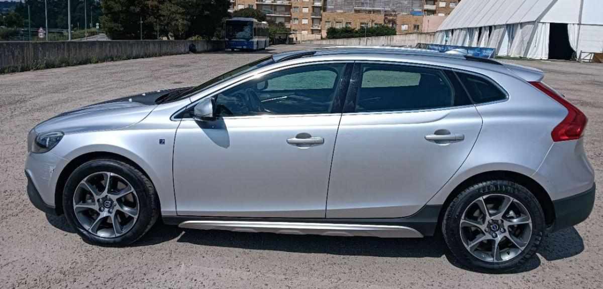 volvo-v40-d2-2016-diesel-1969cc