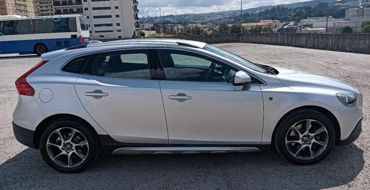 volvo-v40-d2-2016-diesel-1969cc