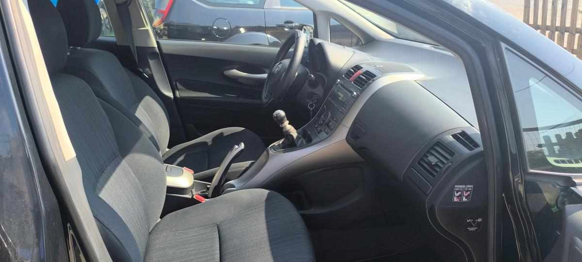toyota-auris-1-33-dual-vvt-i-2010-gasolina-1329cc