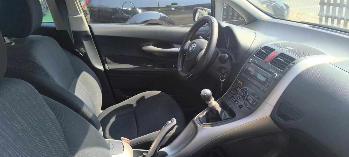 toyota-auris-1-33-dual-vvt-i-2010-gasolina-1329cc
