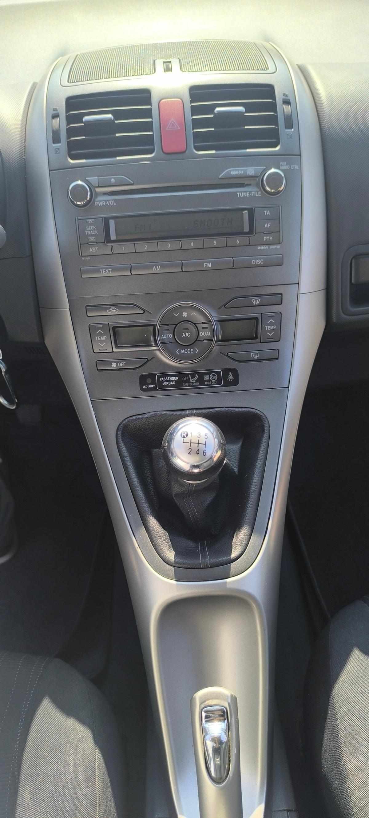 toyota-auris-1-33-dual-vvt-i-2010-gasolina-1329cc