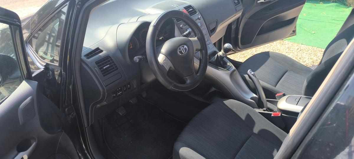 toyota-auris-1-33-dual-vvt-i-2010-gasolina-1329cc
