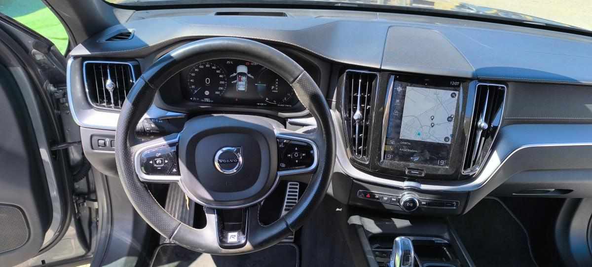 volvo-xc60-2-0-t8-twin-engine-2019-hibrido-plug-in-1969cc