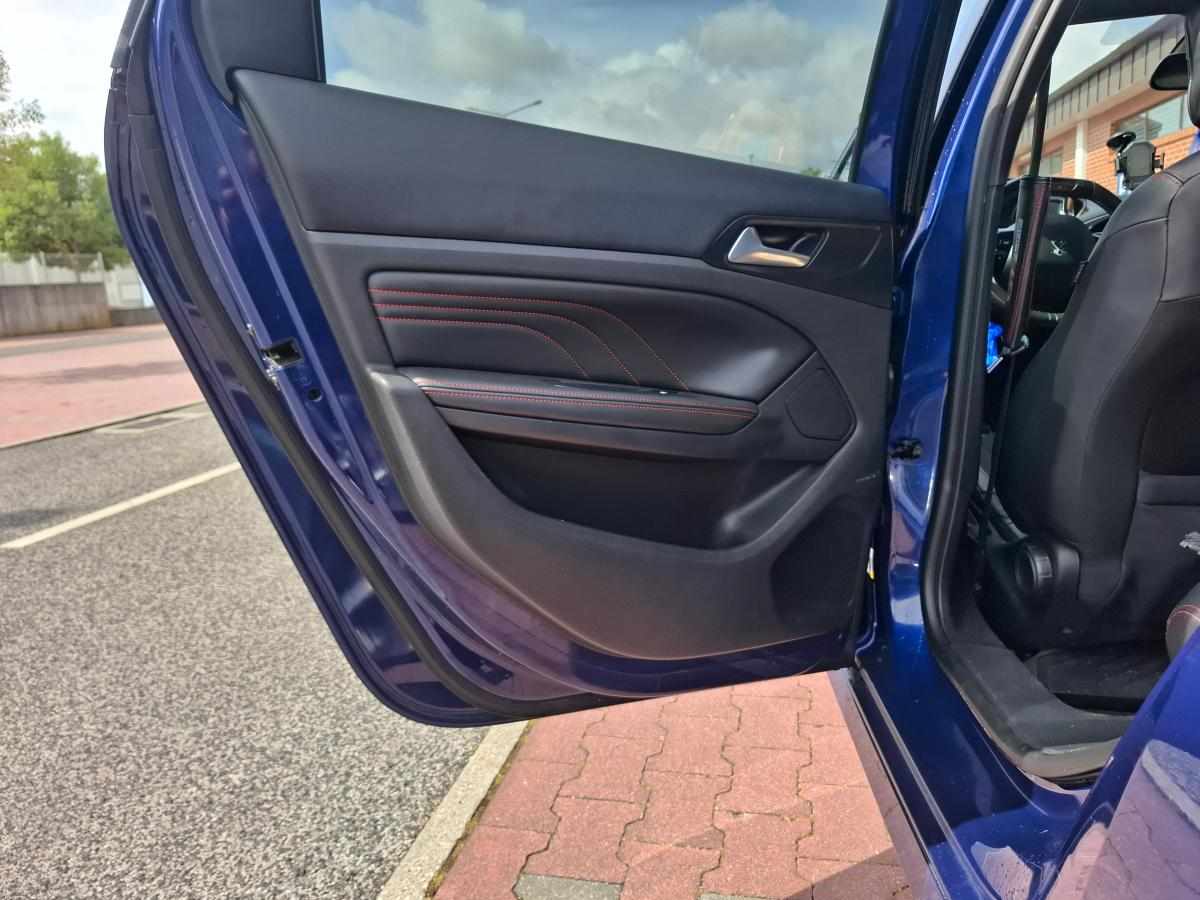 peugeot-308-1-2-e-thp-2017-gasolina-1199cc