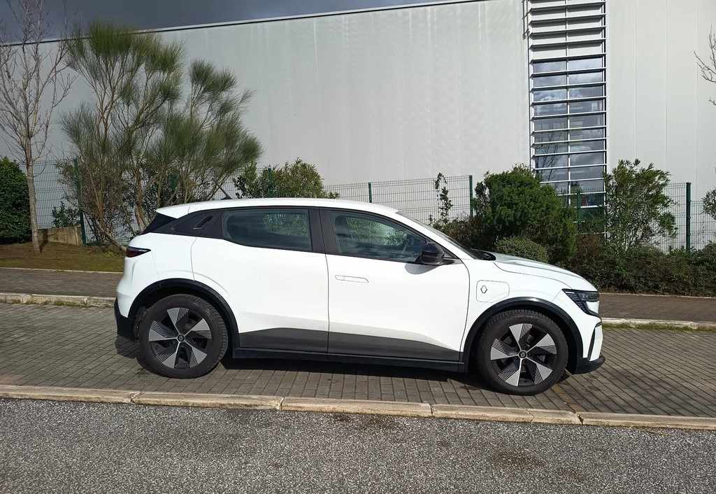 renault-megane-e-tech-ev40-2022-eletrico
