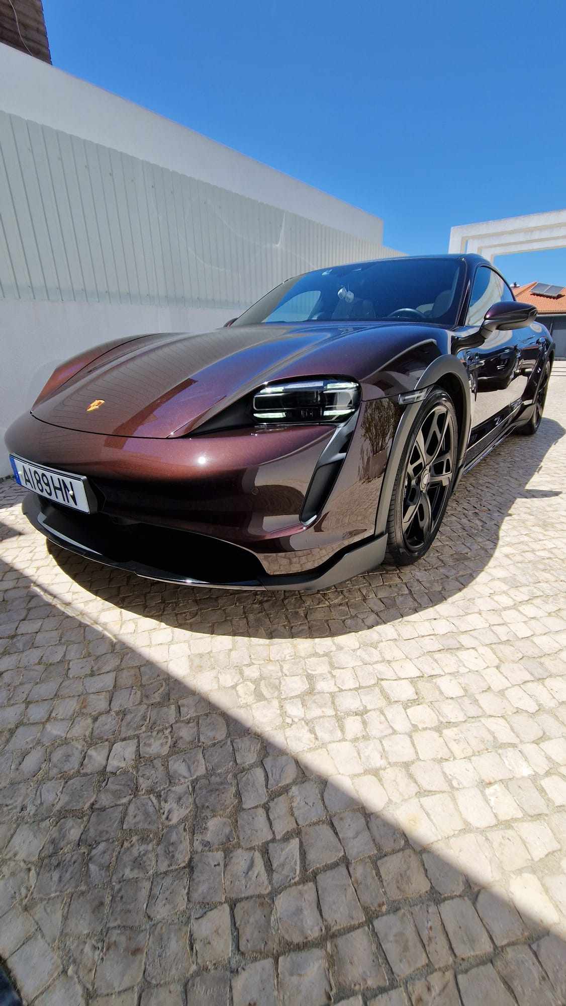 porsche-taycan-4-2021-eletrico