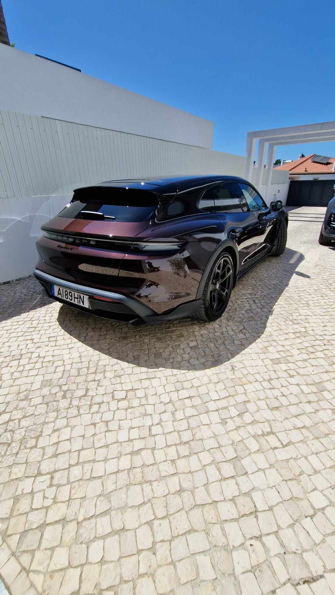 porsche-taycan-4-2021-eletrico