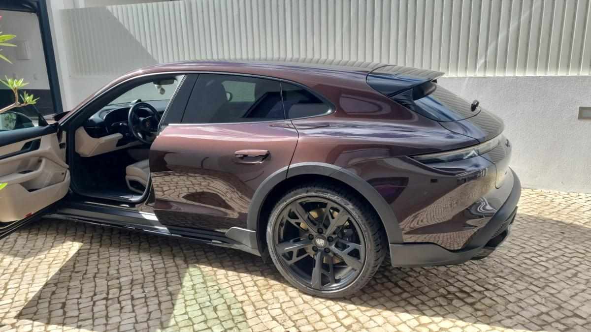 porsche-taycan-4-2021-eletrico