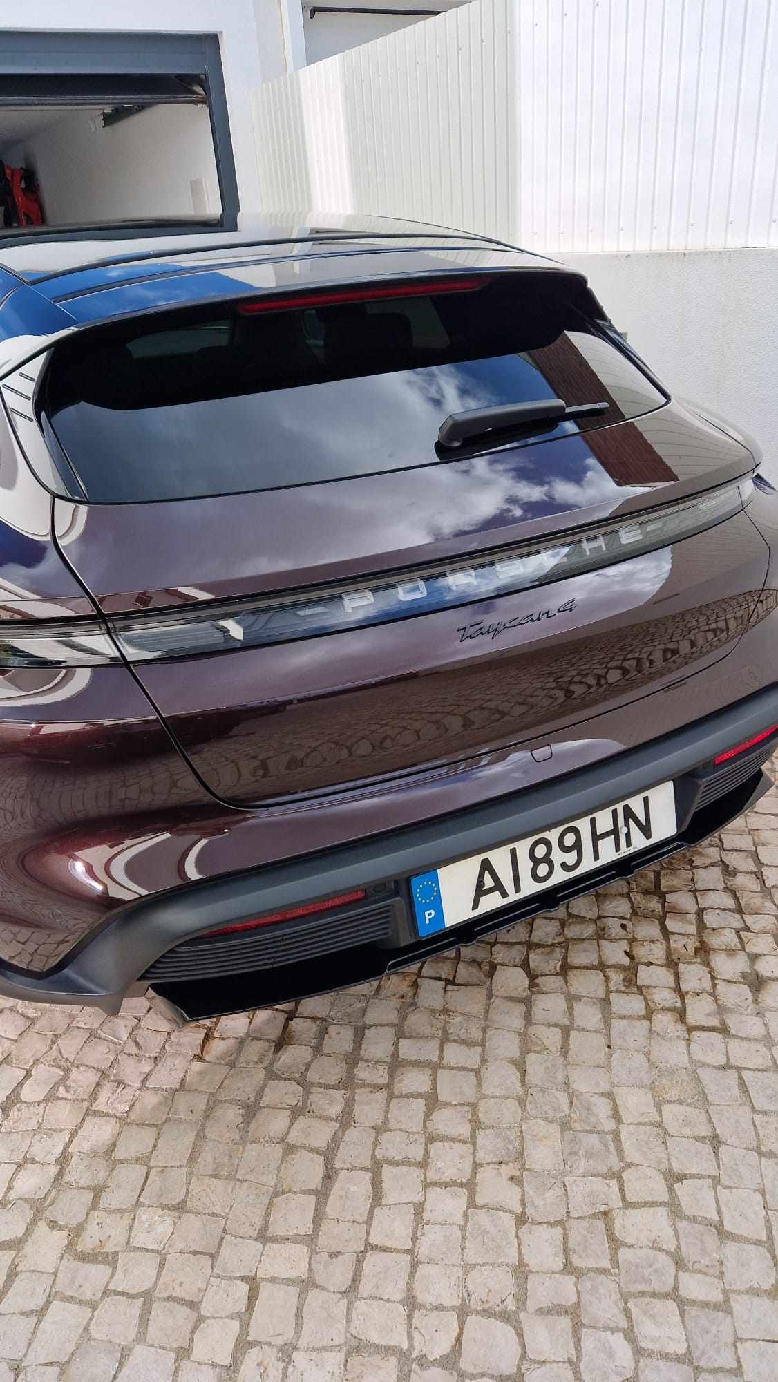 porsche-taycan-4-2021-eletrico