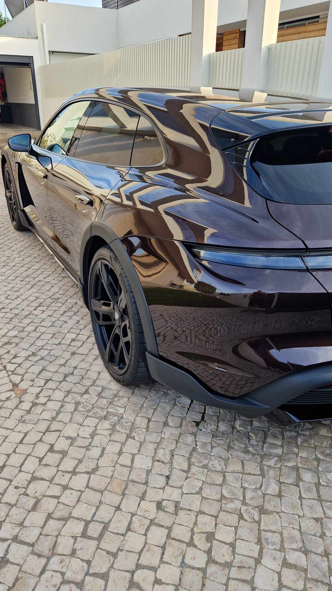 porsche-taycan-4-2021-eletrico