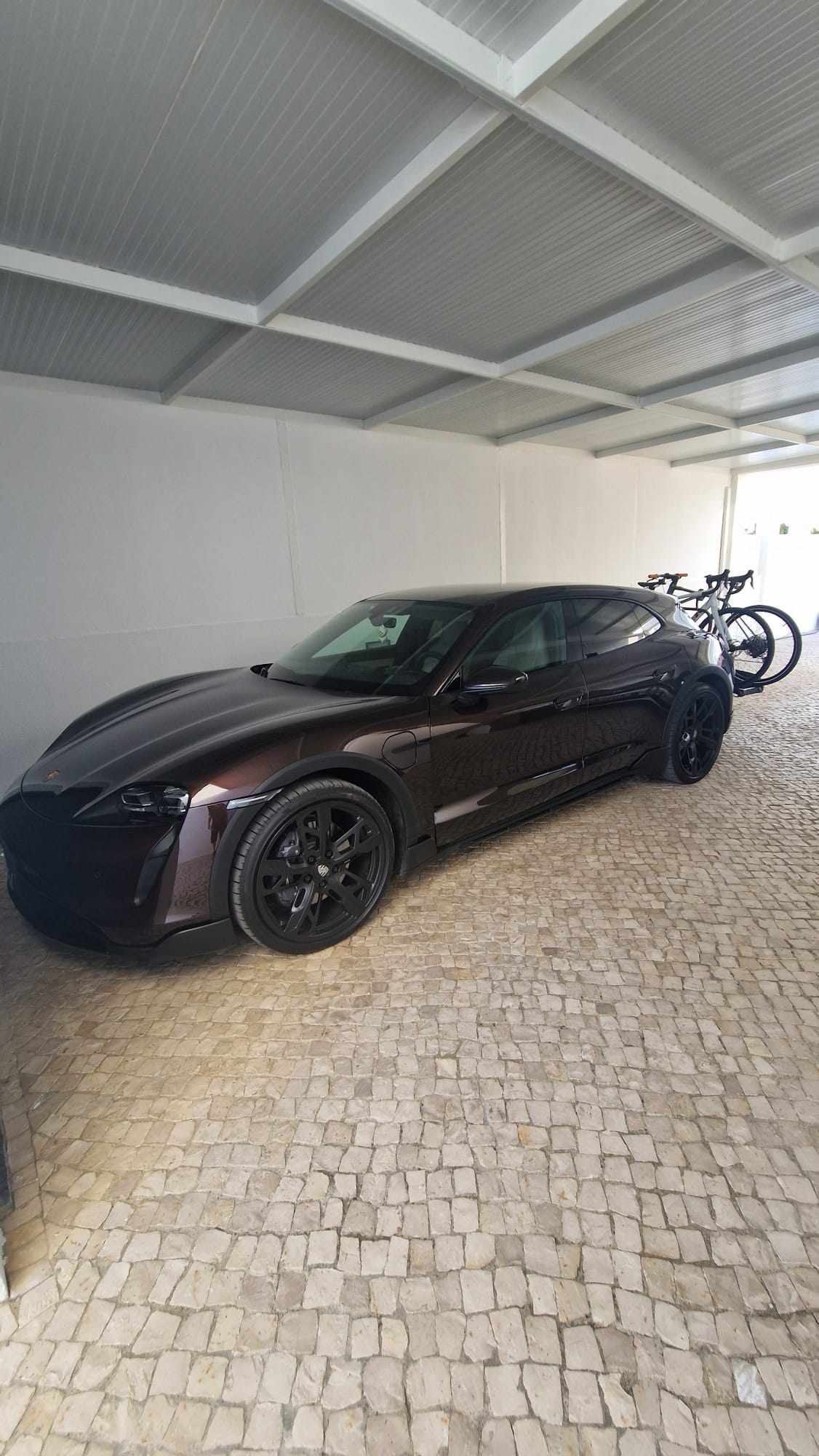 porsche-taycan-4-2021-eletrico