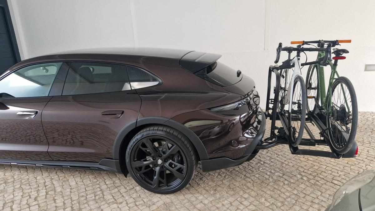 porsche-taycan-4-2021-eletrico