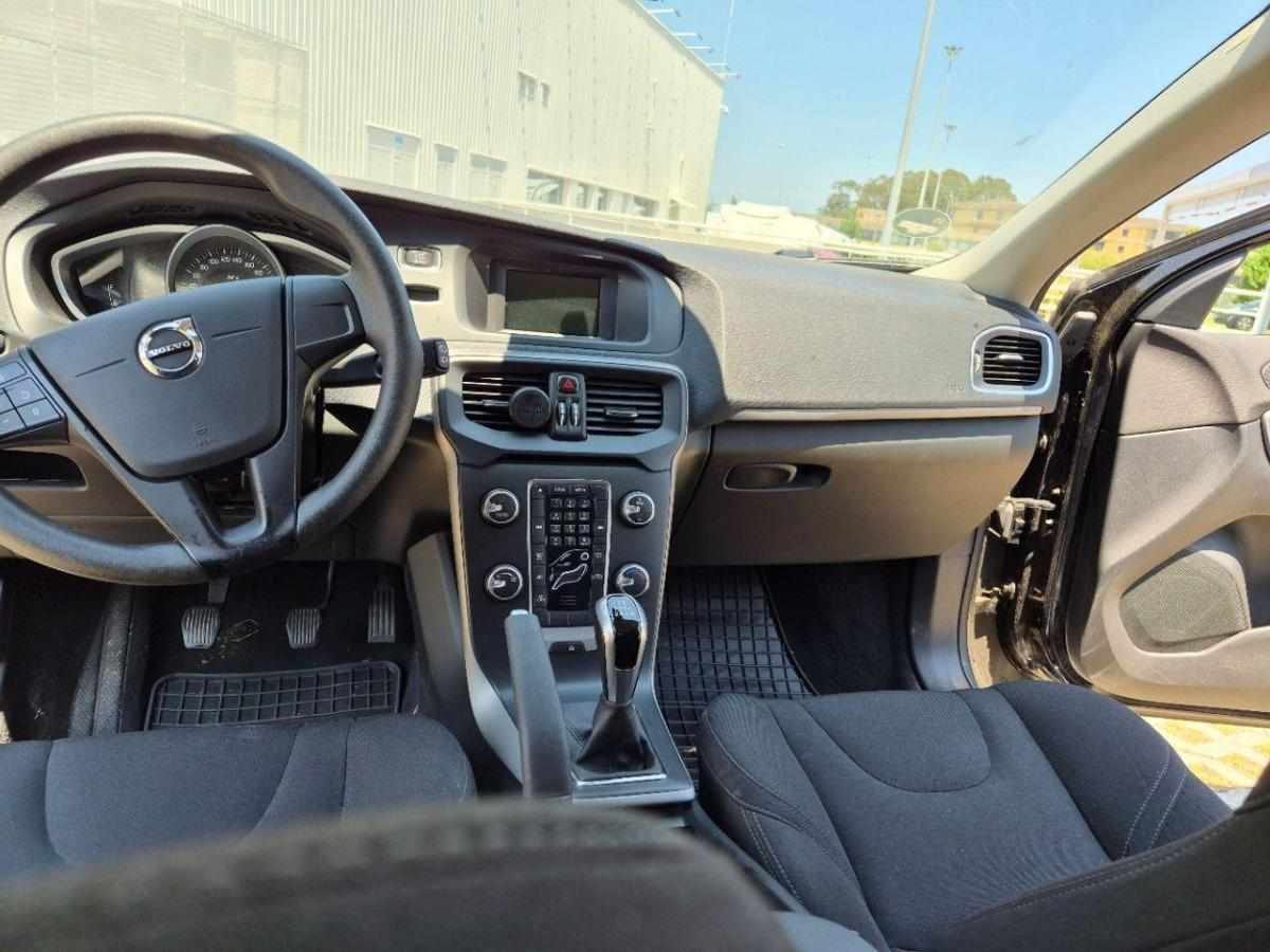 volvo-v40-d2-2016-diesel-1969cc