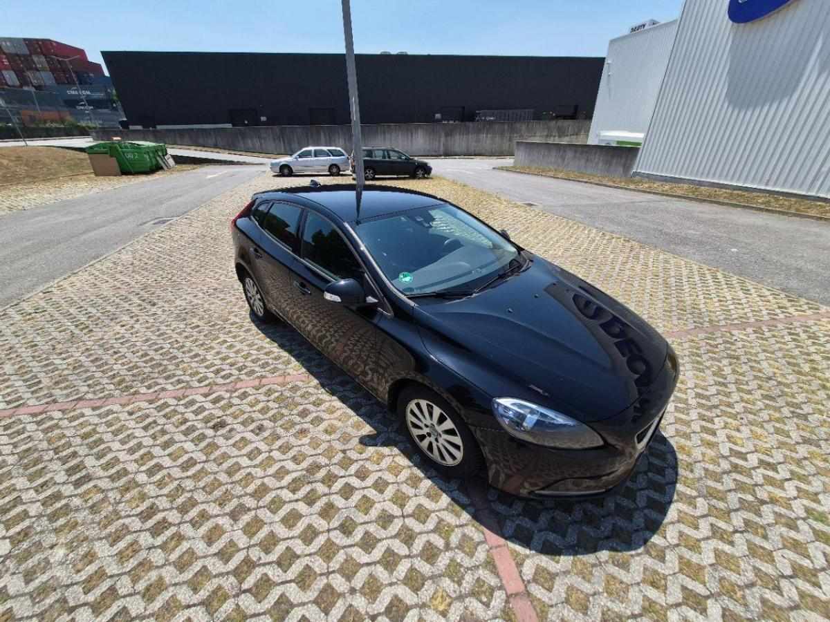 volvo-v40-d2-2016-diesel-1969cc