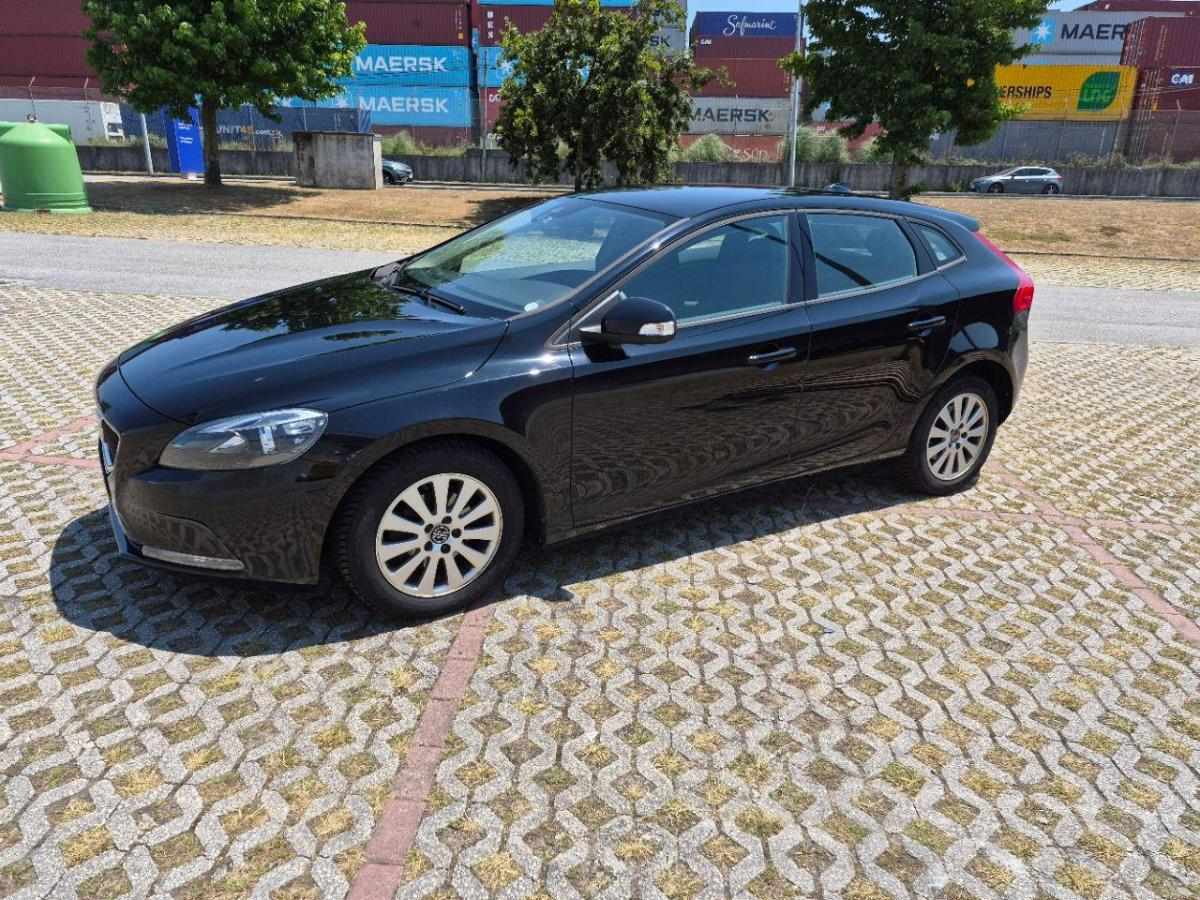 volvo-v40-d2-2016-diesel-1969cc