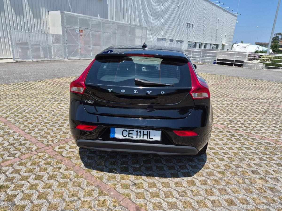 volvo-v40-d2-2016-diesel-1969cc