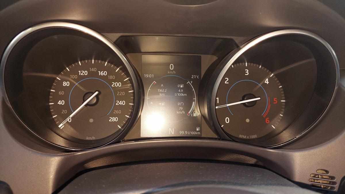 jaguar-xe-20d-2017-diesel-1999cc