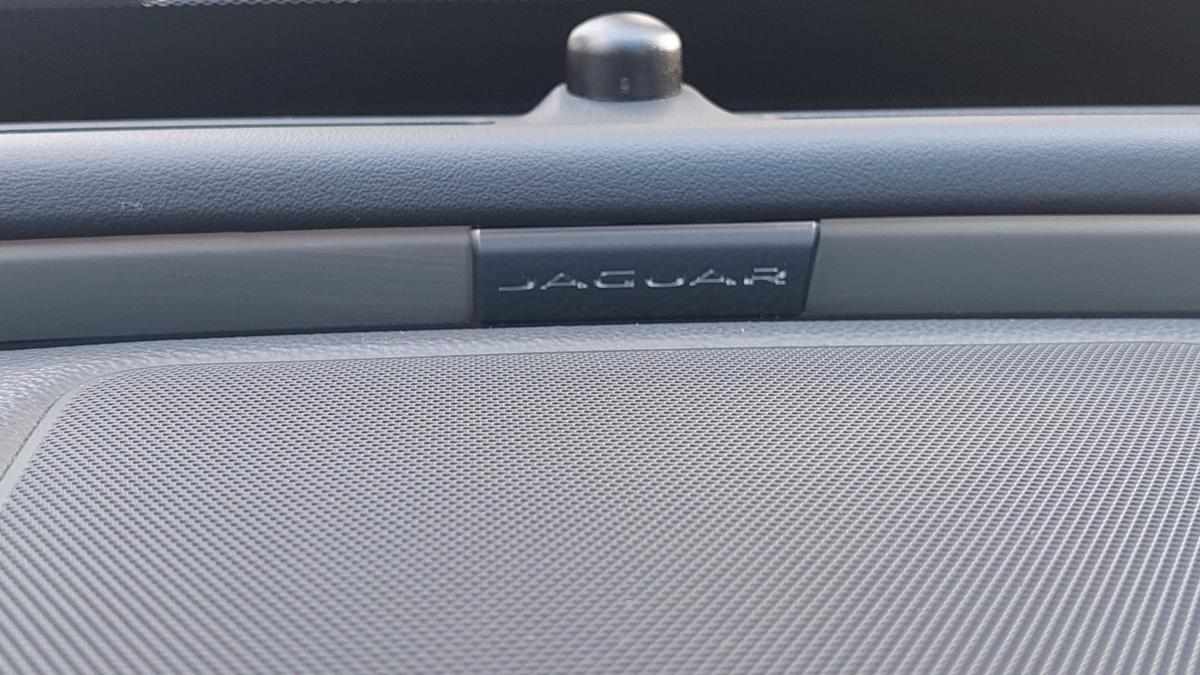 jaguar-xe-20d-2017-diesel-1999cc