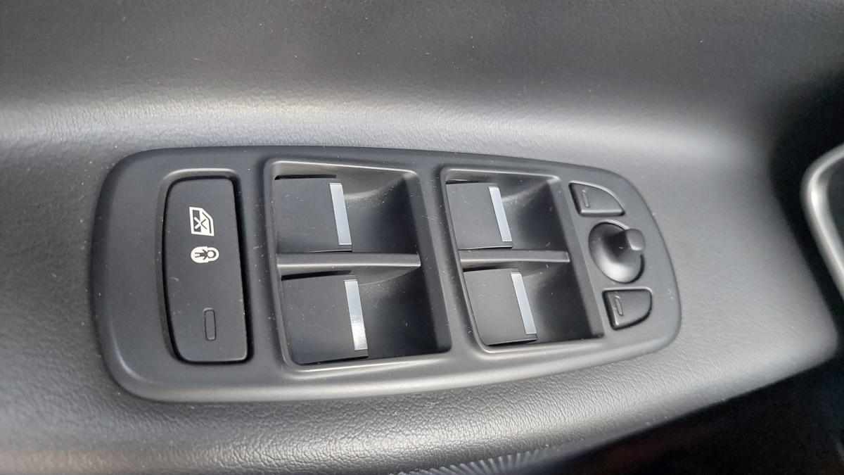 jaguar-xe-20d-2017-diesel-1999cc