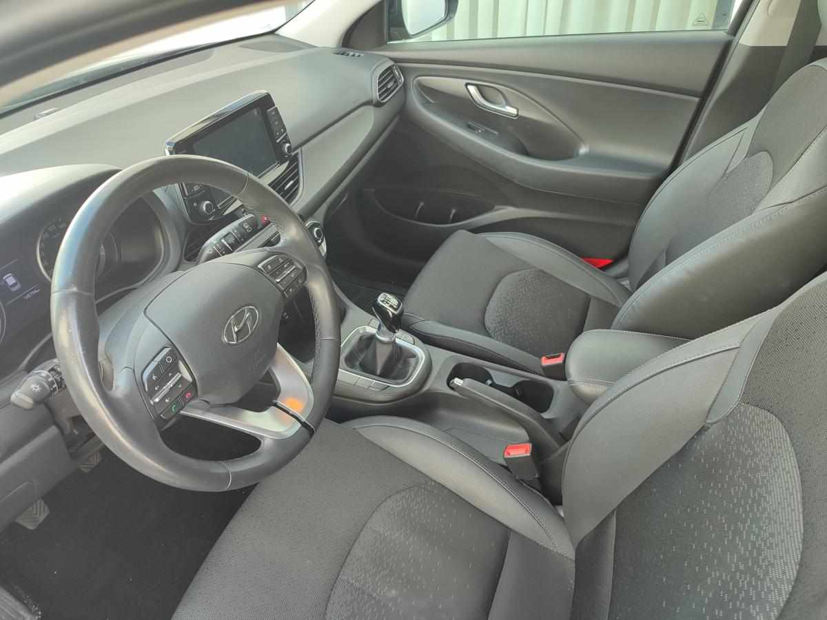 hyundai-i30-1-6-crdi-2017-diesel-1582cc