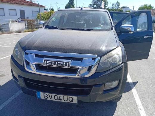 isuzu-d-max-2-5-4x4-2015-diesel-2499cc