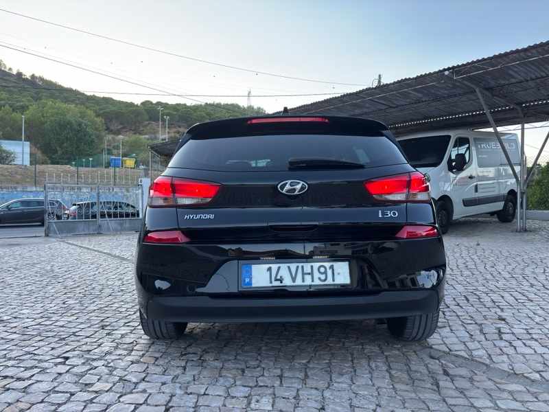 hyundai-i30-1-6-crdi-2018-diesel-1582cc