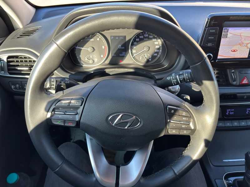 hyundai-i30-1-6-crdi-2018-diesel-1582cc