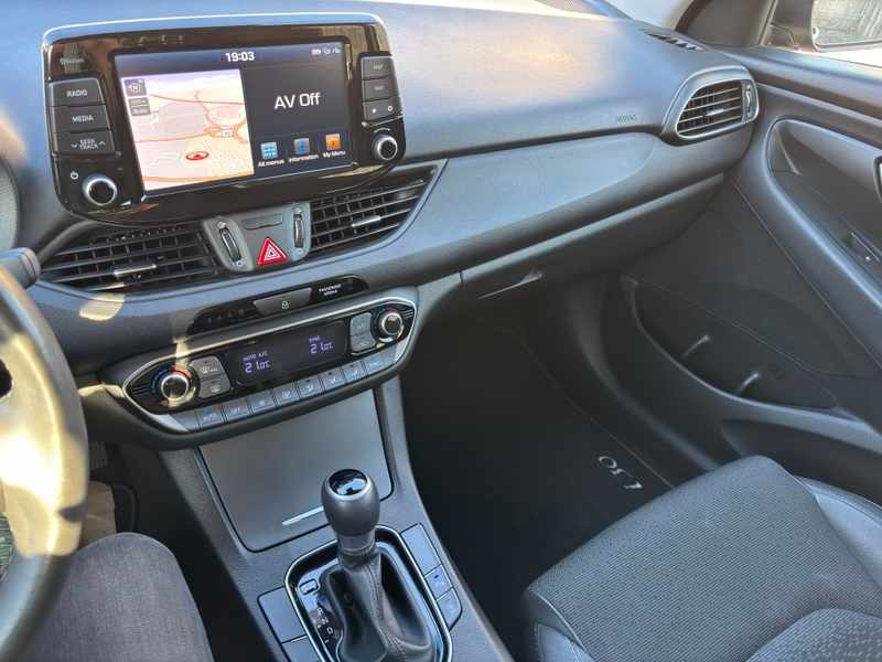 hyundai-i30-1-6-crdi-2018-diesel-1582cc