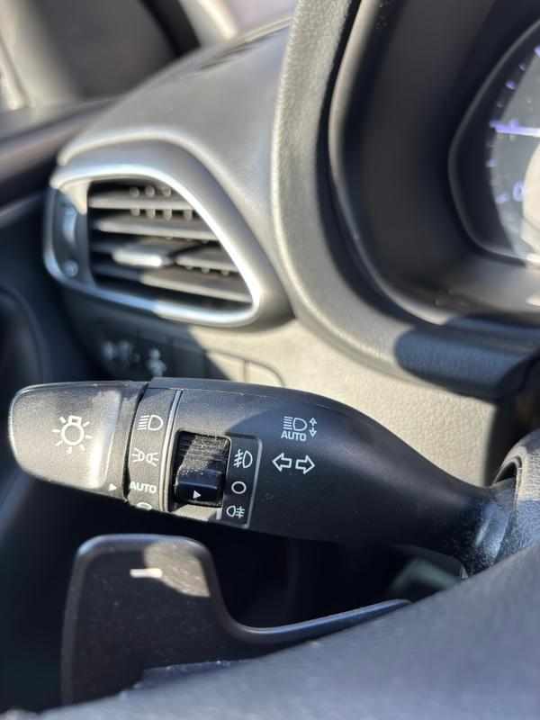 hyundai-i30-1-6-crdi-2018-diesel-1582cc
