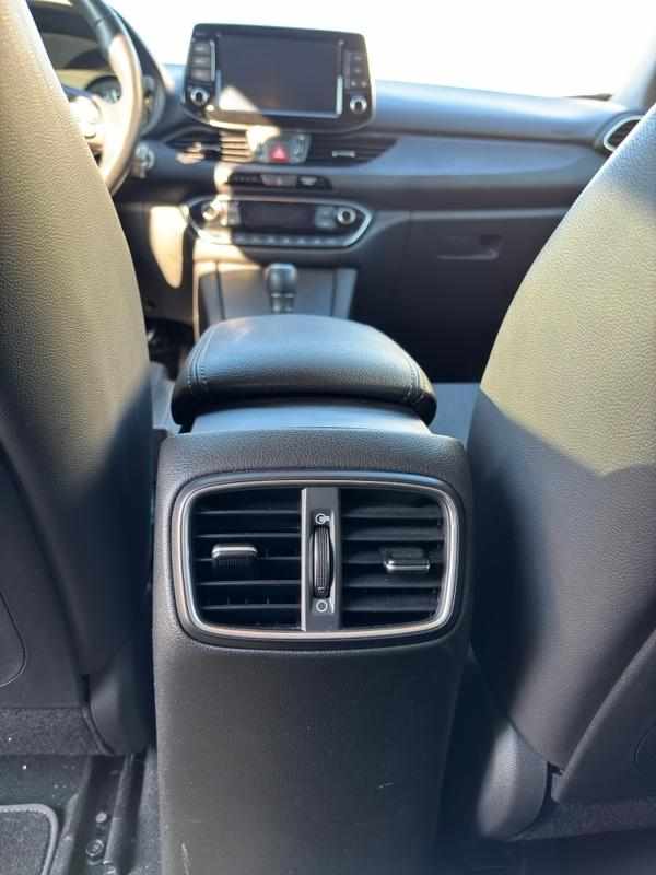 hyundai-i30-1-6-crdi-2018-diesel-1582cc
