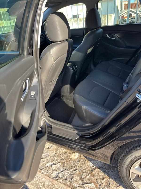 hyundai-i30-1-6-crdi-2018-diesel-1582cc