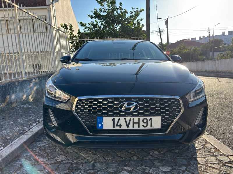 hyundai-i30-1-6-crdi-2018-diesel-1582cc