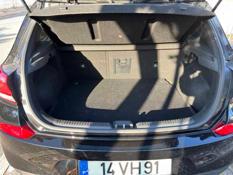 hyundai-i30-1-6-crdi-2018-diesel-1582cc