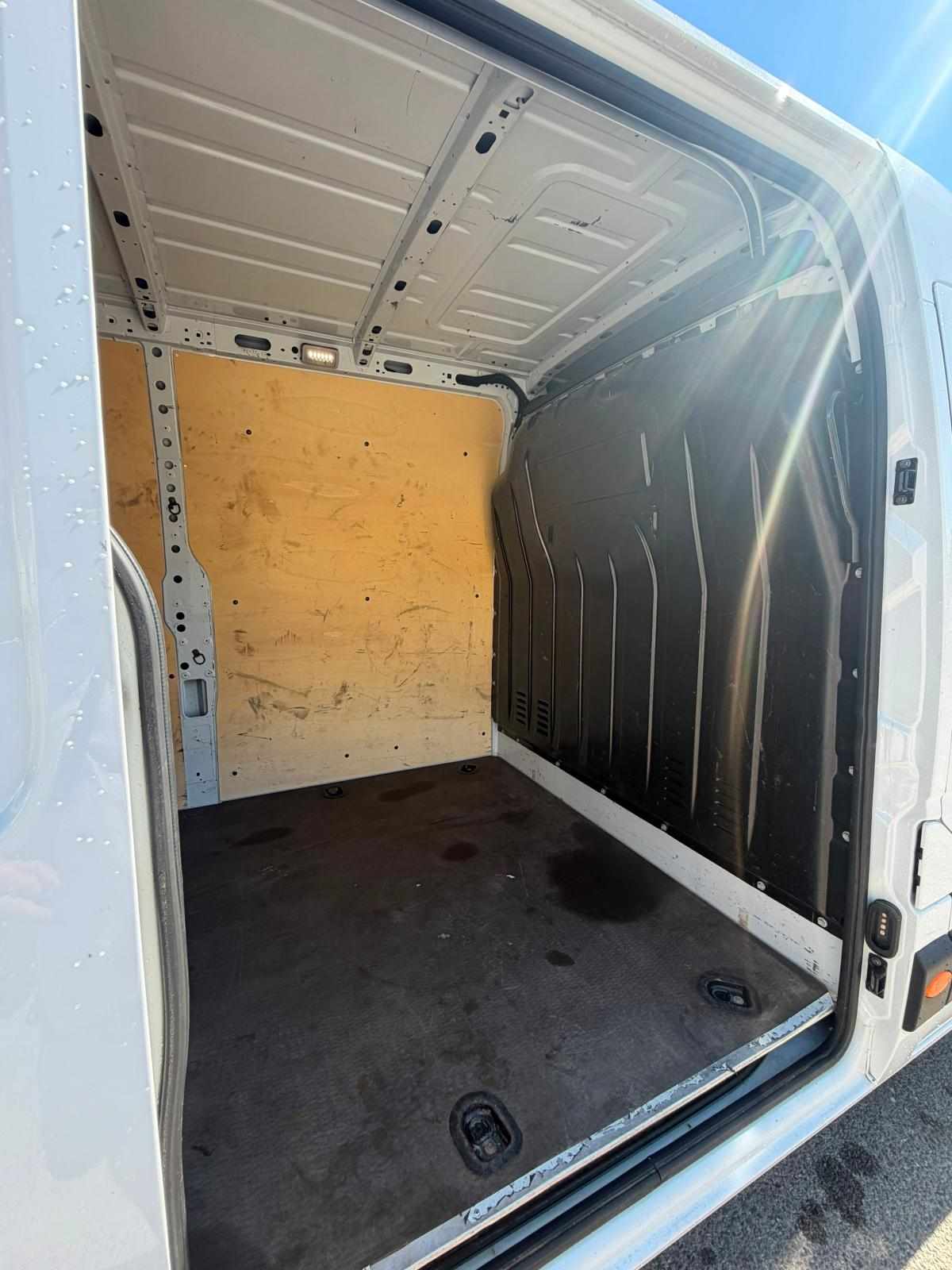 renault-master-2-3-dci-2023-diesel-2298cc