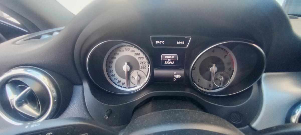 mercedes-benz-gla-200-cdi-2015-diesel-2143cc