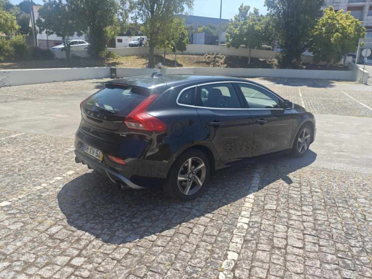 volvo-v40-d2-2014-diesel-1560cc