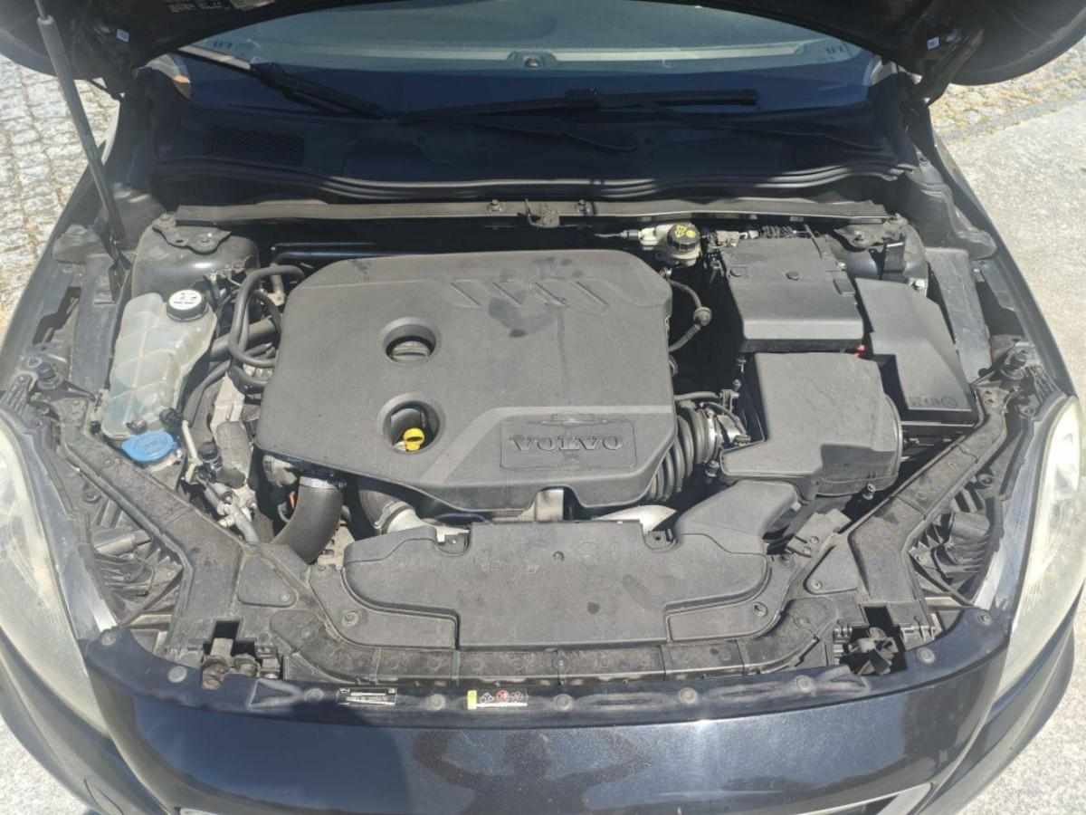 volvo-v40-d2-2014-diesel-1560cc