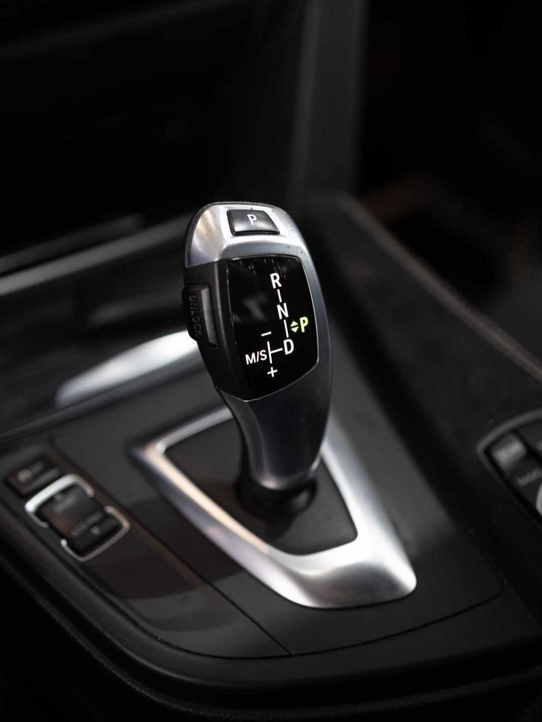 bmw-serie-3-320d-2014-diesel-1995cc