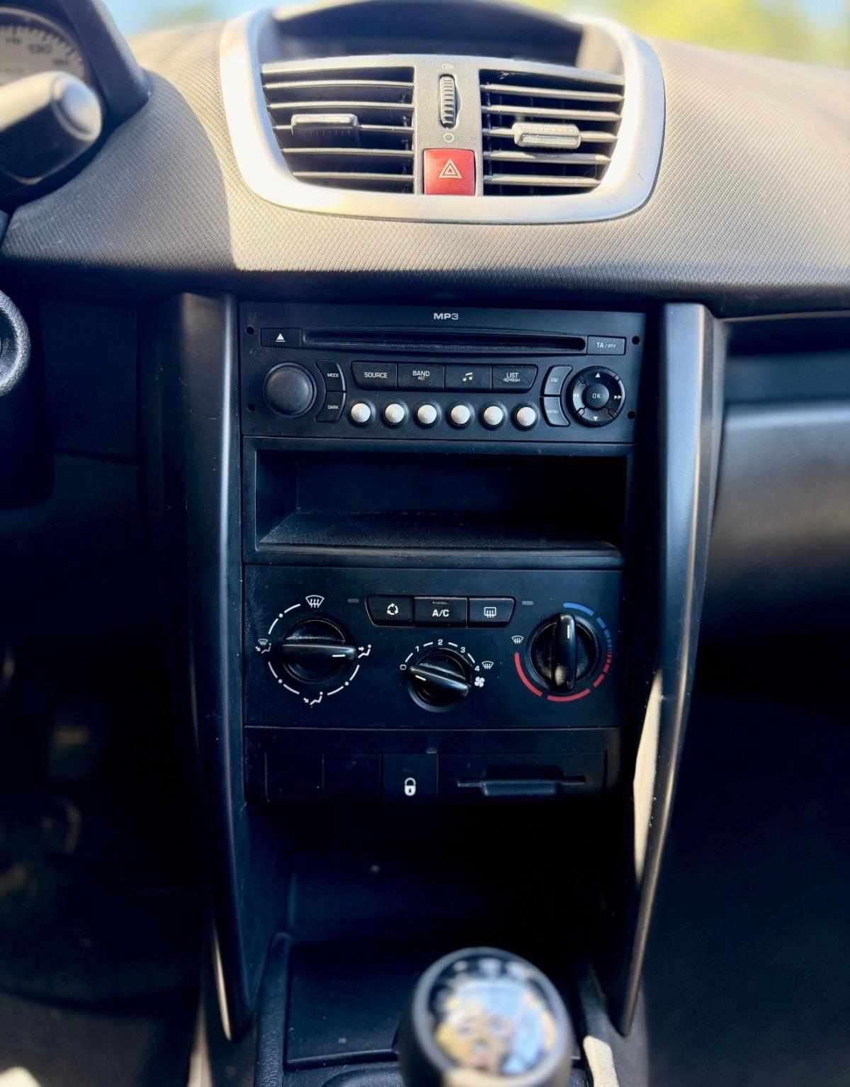 peugeot-207-1-4-hdi-2008-diesel-1398cc