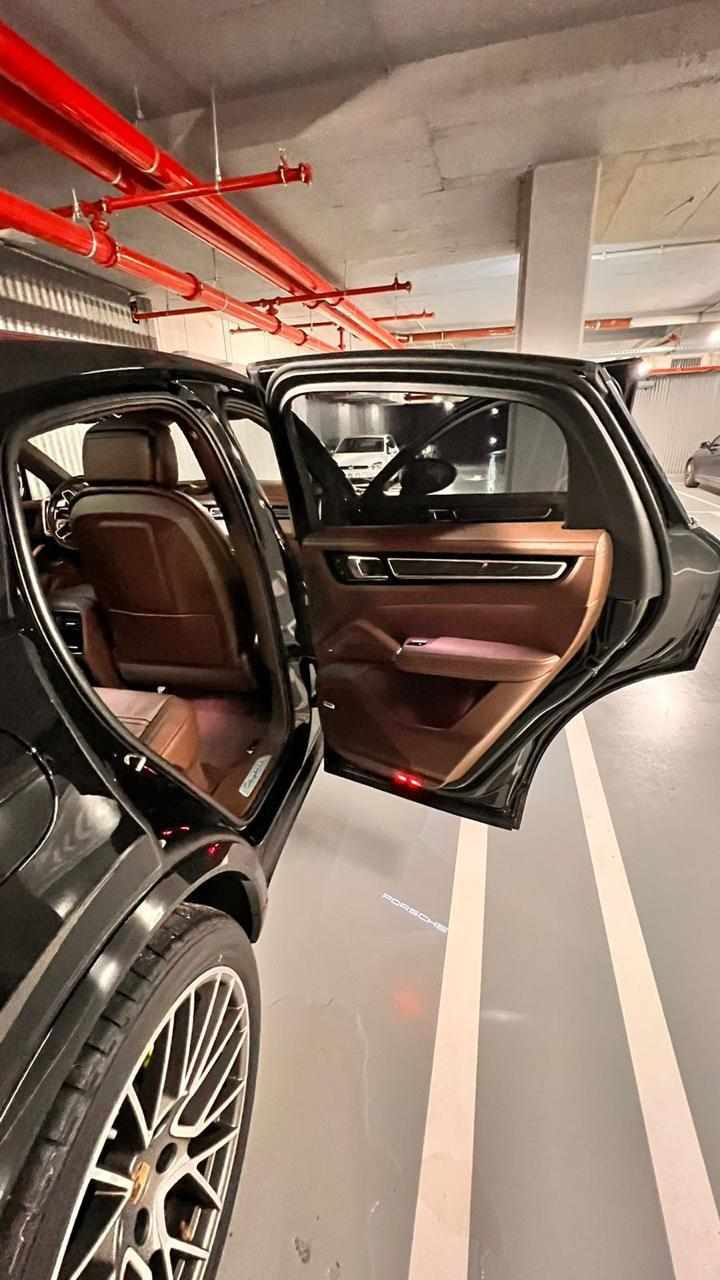 porsche-cayenne-e-hybrid-2023-gasolina-2995cc
