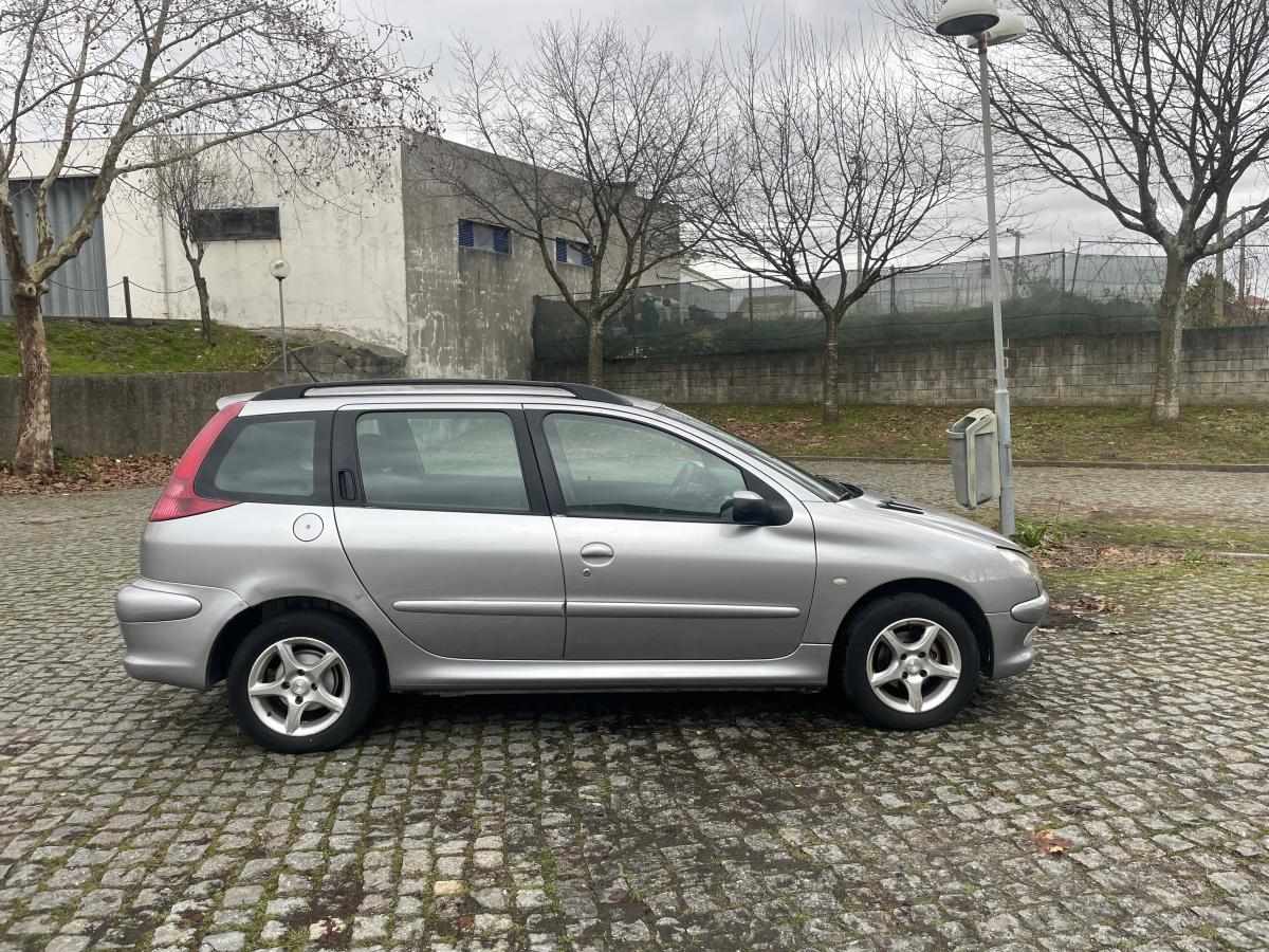 peugeot-206-1-1-2005-gasolina-1124cc