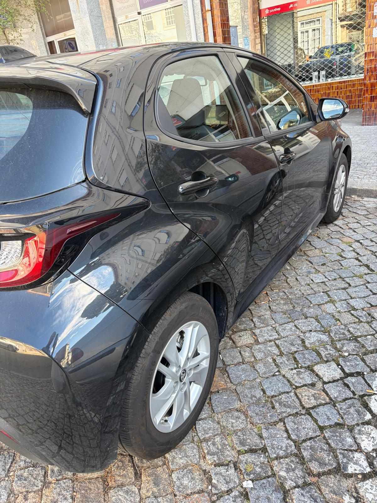 toyota-yaris-1-5-full-hybrid-2025-gasolina-1490cc