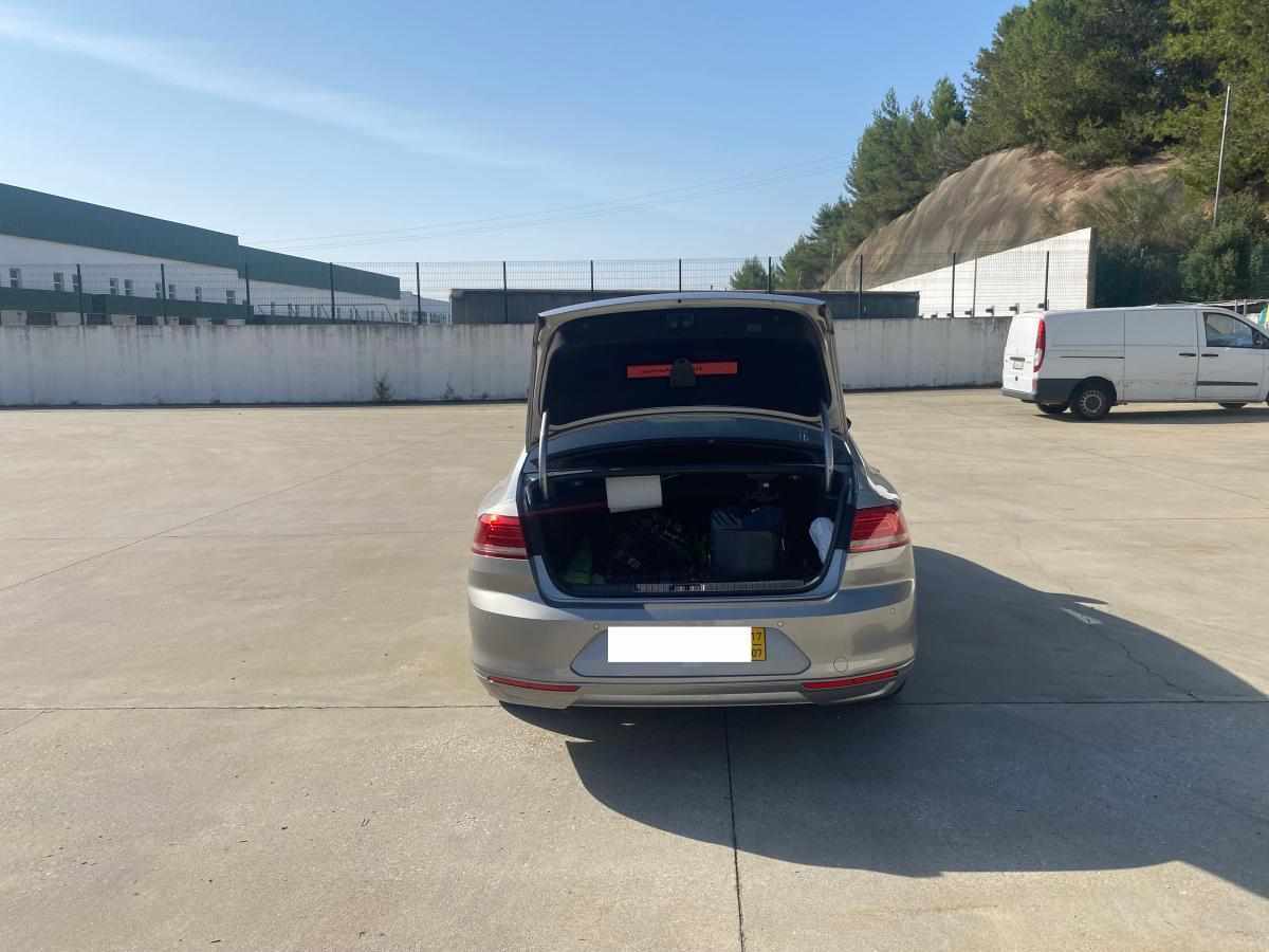 volkswagen-passat-1-6-tdi-bluemotion-2017-diesel-1598cc