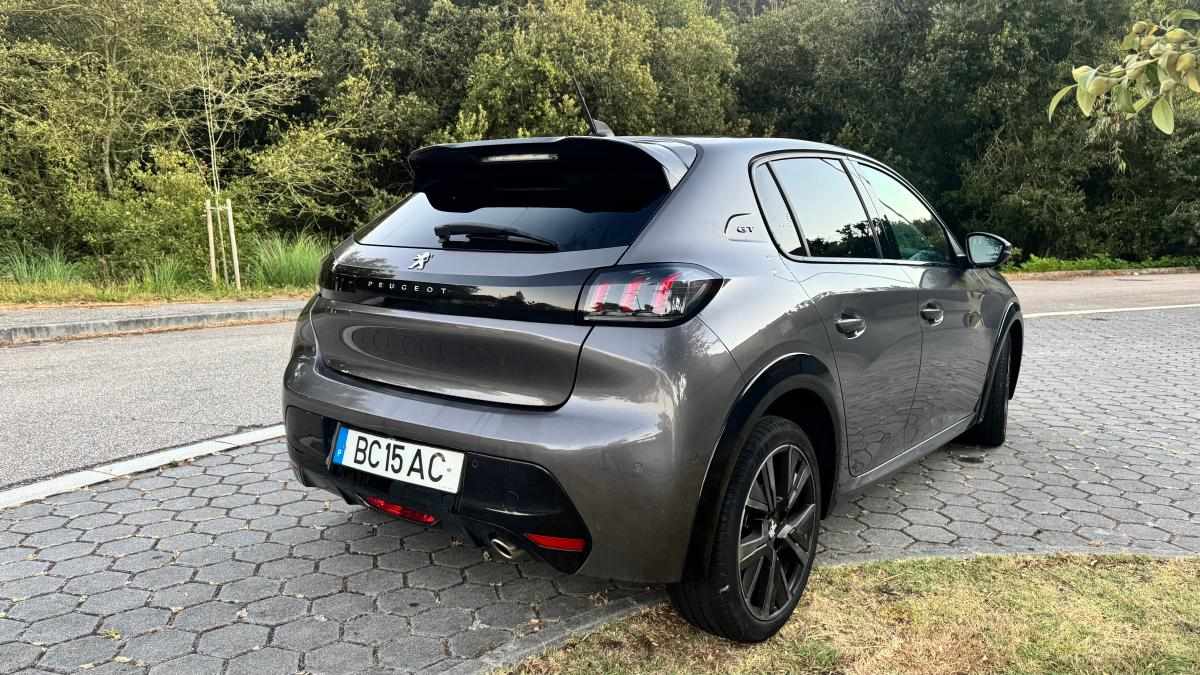 peugeot-208-1-2-puretech-2023-gasolina-1199cc