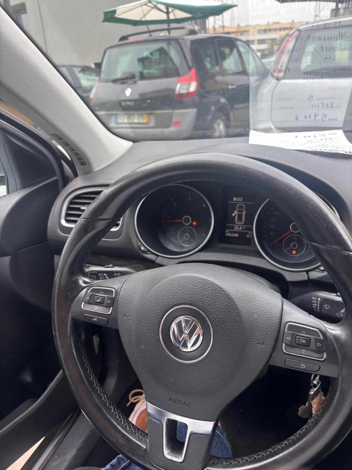 volkswagen-golf-1-6-tdi-2010-diesel-1598cc